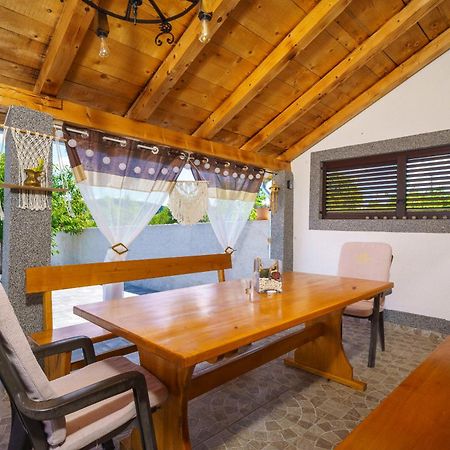 Casa Rural M&M Vodice Bagian luar foto